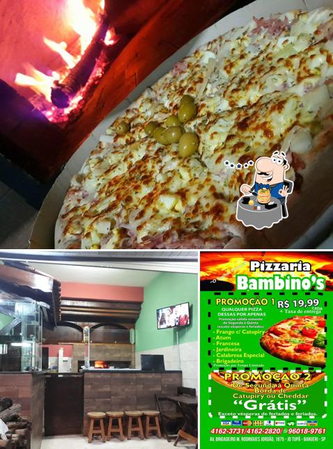 A foto do Pizzaria Bambino's’s comida e interior