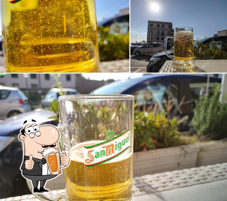 Puoi goderti un rinfrescante bicchiere di birra chiara o scura