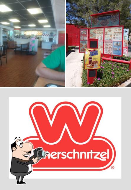 Here's an image of Wienerschnitzel