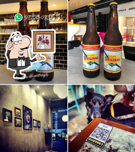 Confira a ilustração ilustrando interior e bebida no El Peruano - Sangucheria & Bar