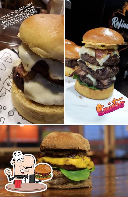 Experimente um hambúrguer no Refinatto Burger Sudoeste