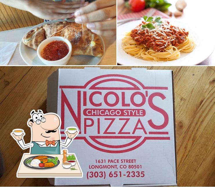 Platos en Nicolo's Pizza