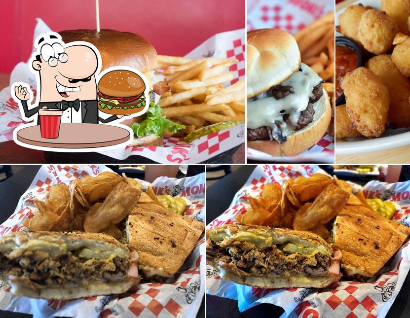 Monk's Bar & Grill in Plover Restaurant menu and reviews