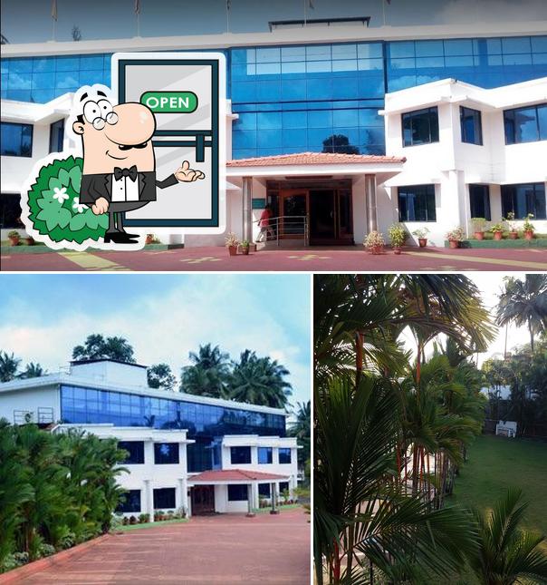 The exterior of Krishna Business Hotel and Bar
