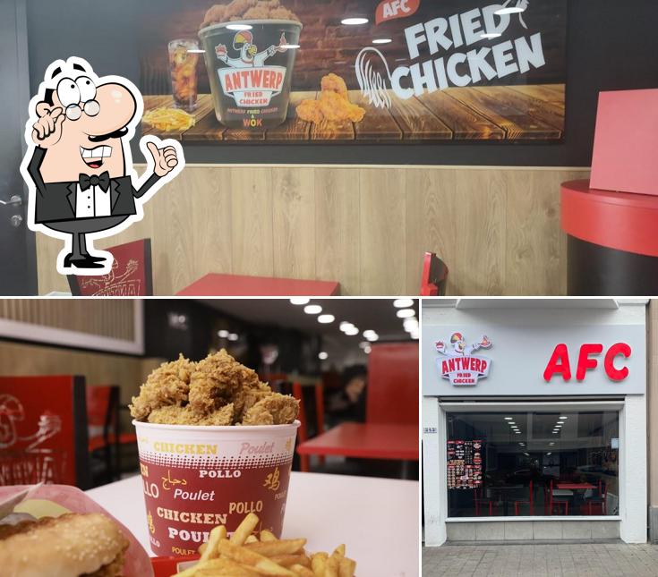 Antwerp Fried Chicken Oostende se distingue par sa intérieur et dessert