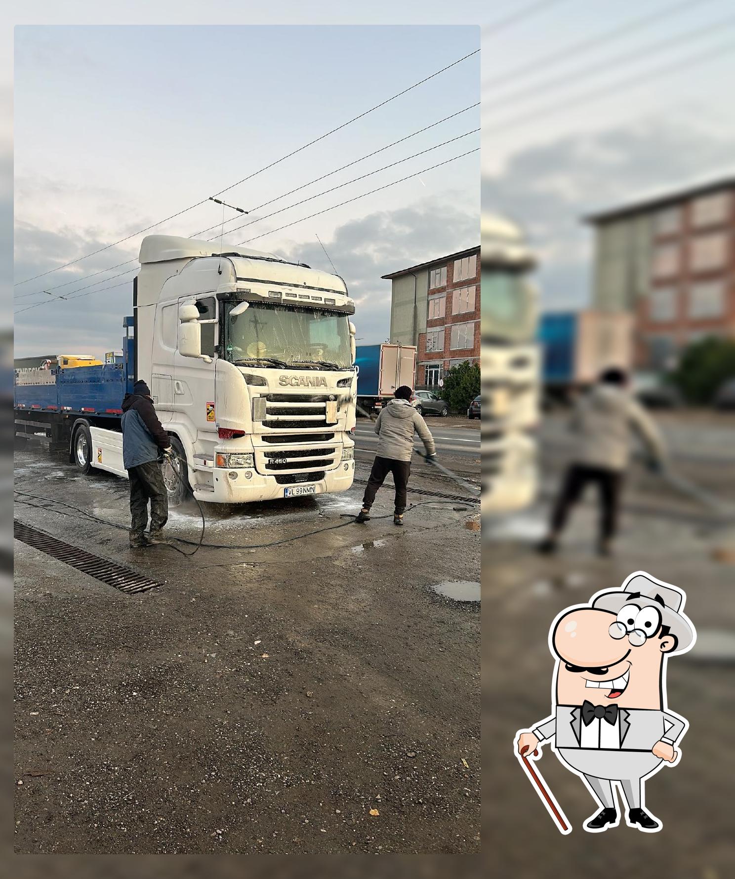 Truck wash restorant