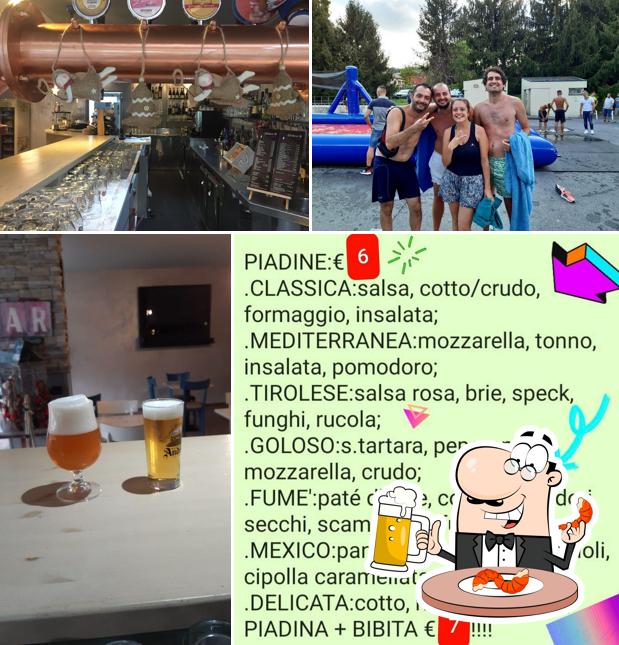 Puoi goderti un rinfrescante bicchiere di birra chiara o scura