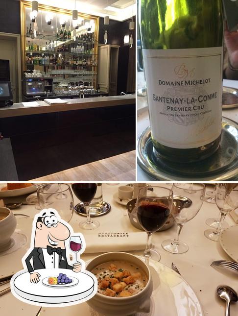 Il est fort sympathique de profiter d'un verre de vin à Restaurant Marguerite - Bocuse