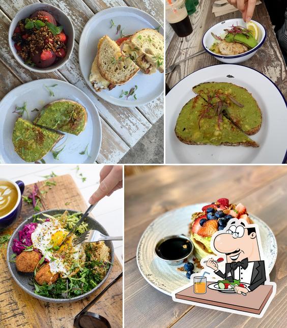 Blueys Santa Monica in Santa Monica Restaurant menu and reviews