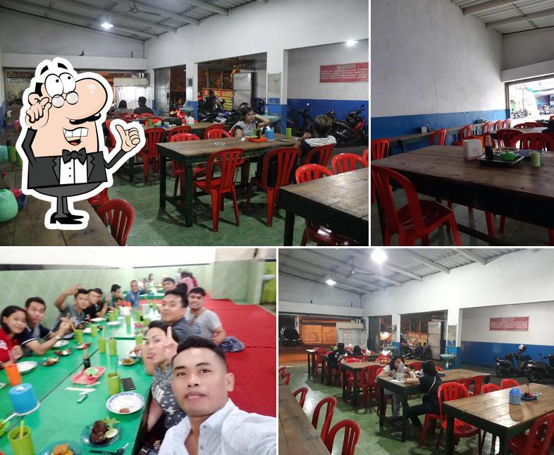 El interior de Warung Sumber Rejo