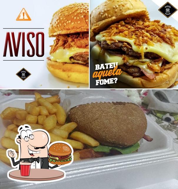 Hambúrguer em Invasao Burguer