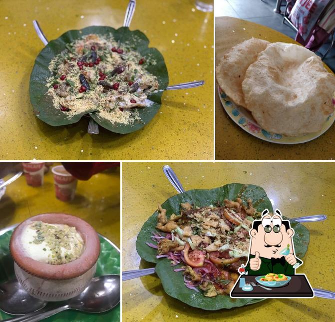 Food at Manohar Chat