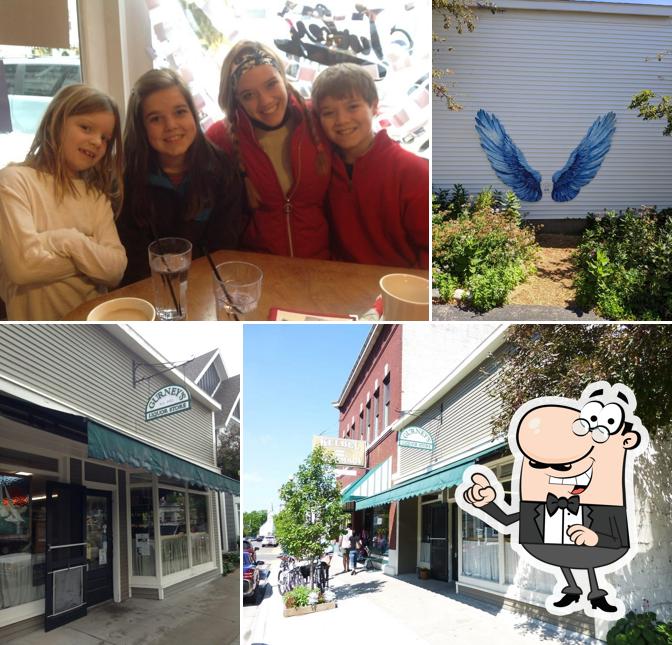 Gurney's Harbor Bottle Shop in Harbor Springs Restaurant reviews