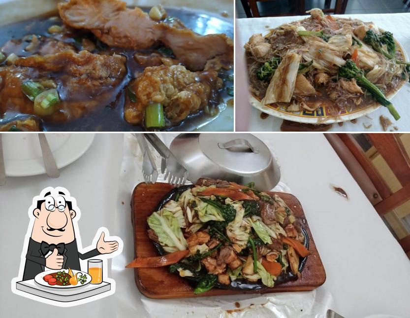 Platos en Restaurante Everest