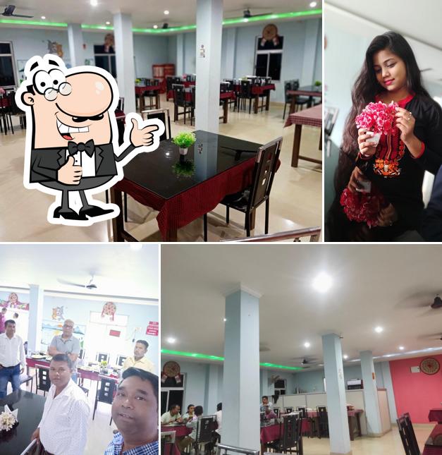 AKHOL RESTUARANT