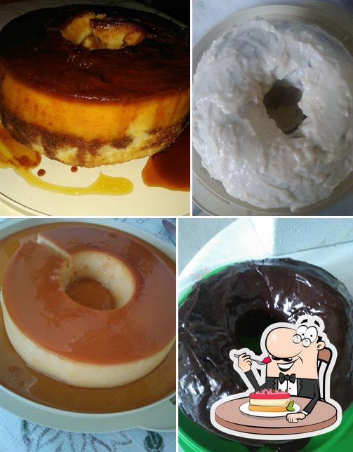 Delícias De Comer serve uma seleção de pratos doces