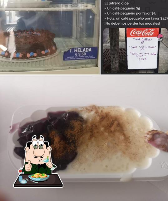 La foto di cibo e bevanda da Antojitos