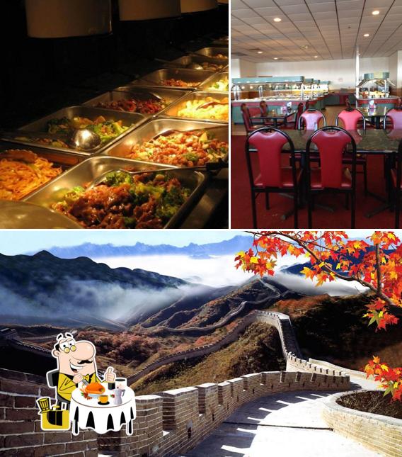 The photo of food and interior at China Buffet
