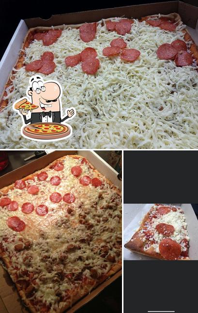 Pick pizza at DiCarlo’s Pizza - St. Clairsville