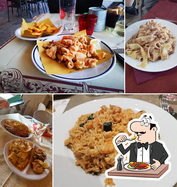 Cibo al Ristorante Pizzeria La Grotta, Cascina