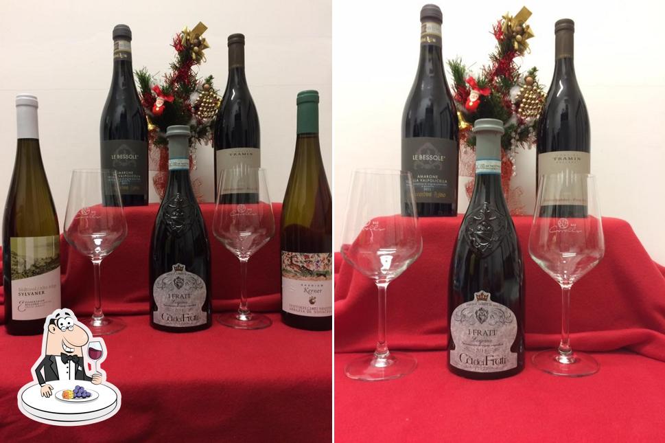 È gradevole godersi un bicchiere di vino a Bar Corallo
