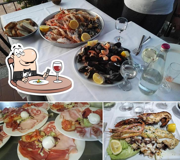 Platti al Ristorante Pizzeria Lo Scoglio