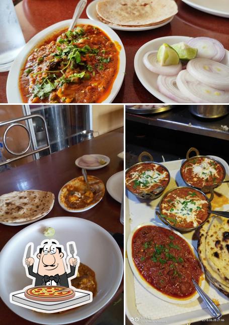 Try out pizza at _ Best Fast Food Restaurant/Punjabi Food/Chinese Food/Veg Restaurant
