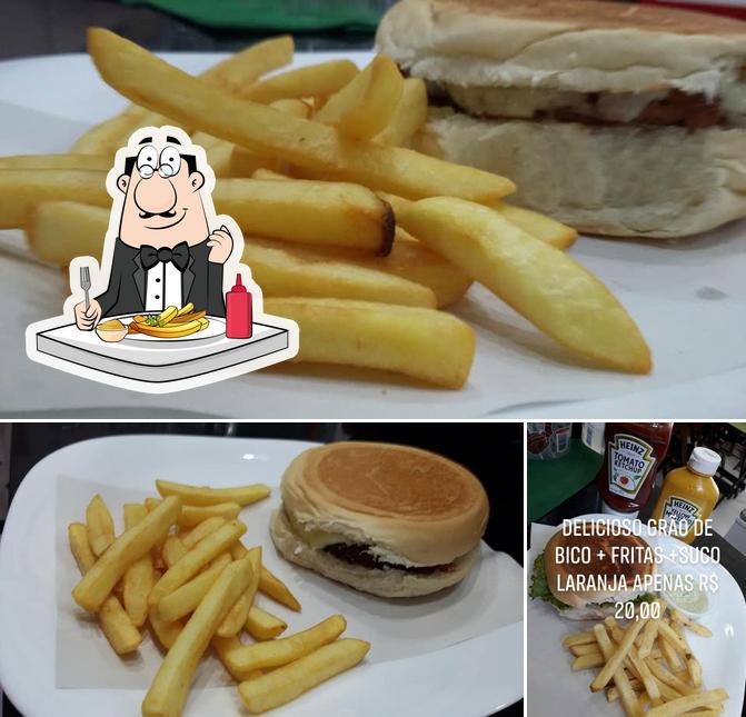 Experimente batatas fritas no Burger Emilio