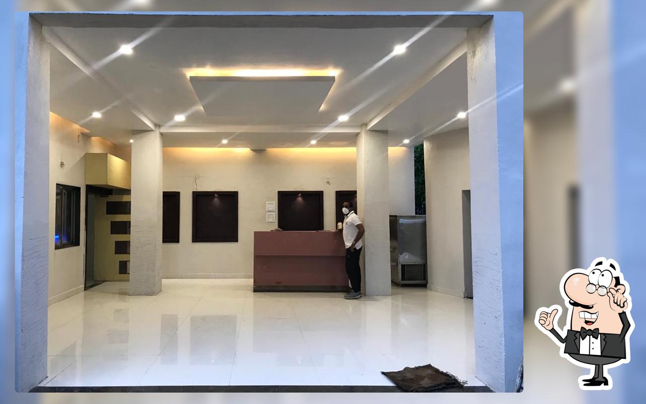 Hotel Peshwa Restaurant and Bar