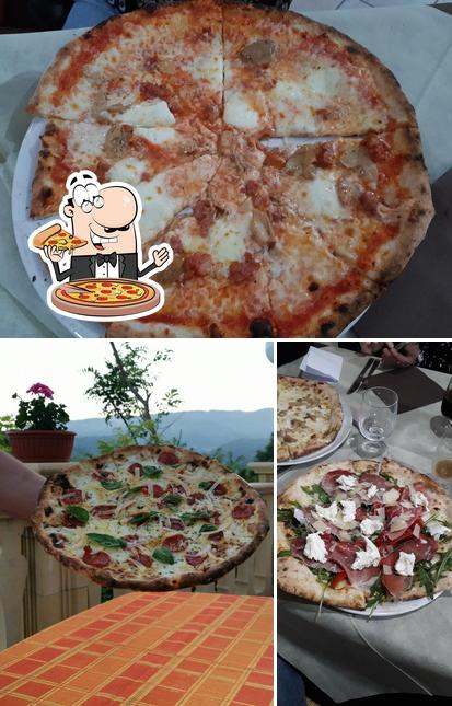 Prova una pizza a Ristorante pizzeria sala ricevimenti La Nuova Hostaria