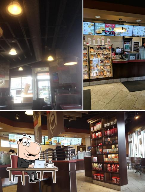 L'intérieur de Tim Hortons