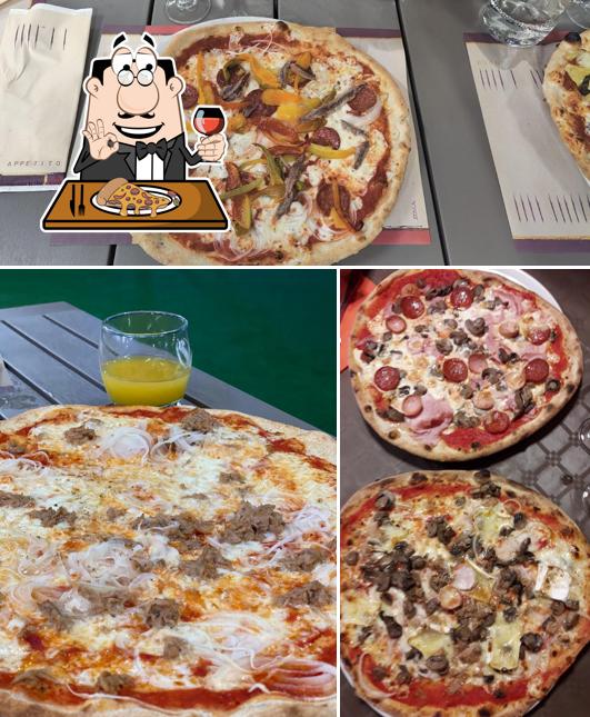 Pick pizza at Trattoria Al Funghetto