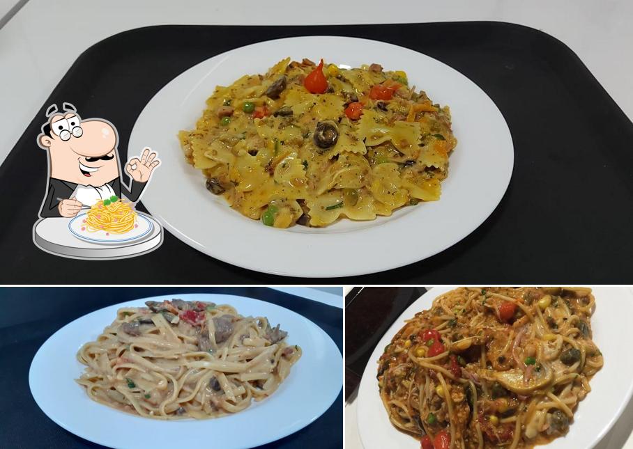 Espaguete carbonara em KOMAYAKI