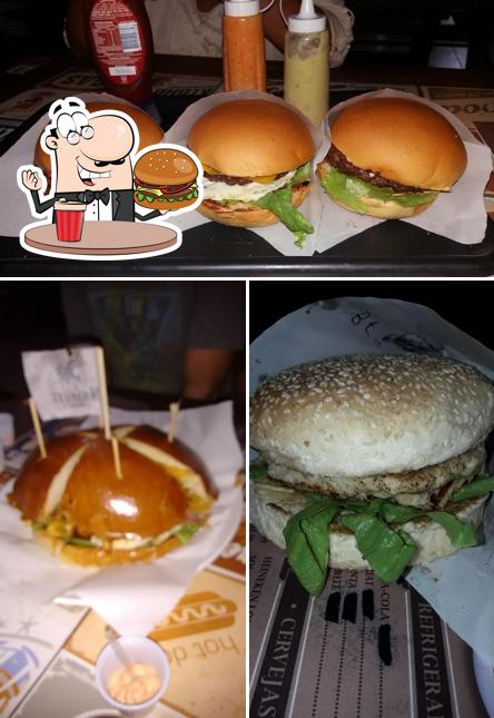 Experimente um hambúrguer no Mamute Burguer