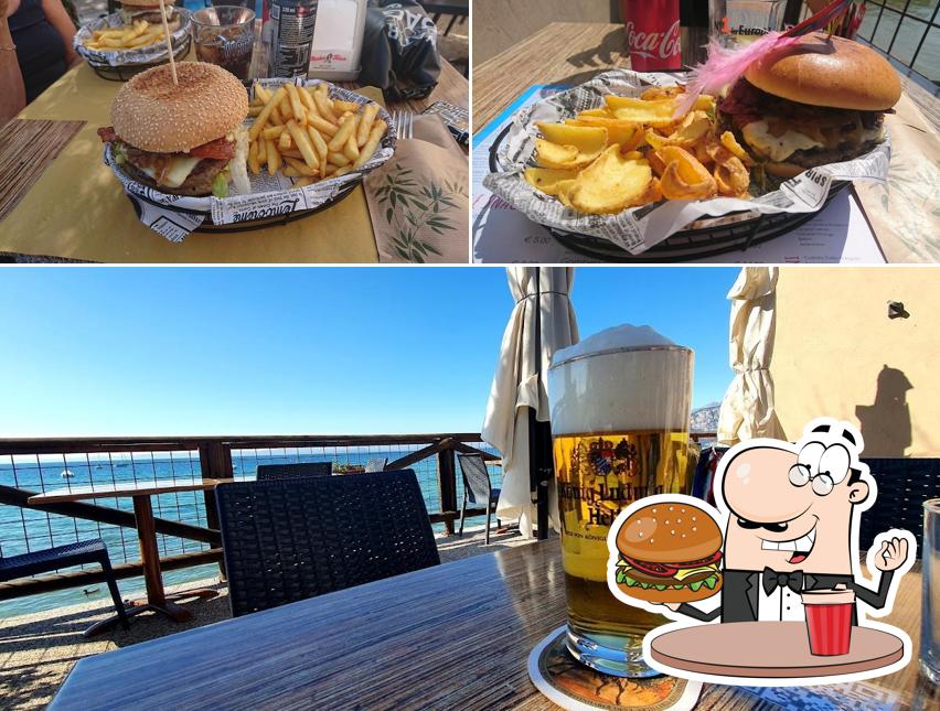 Concediti un bell'hamburger a Pappagallo Beach