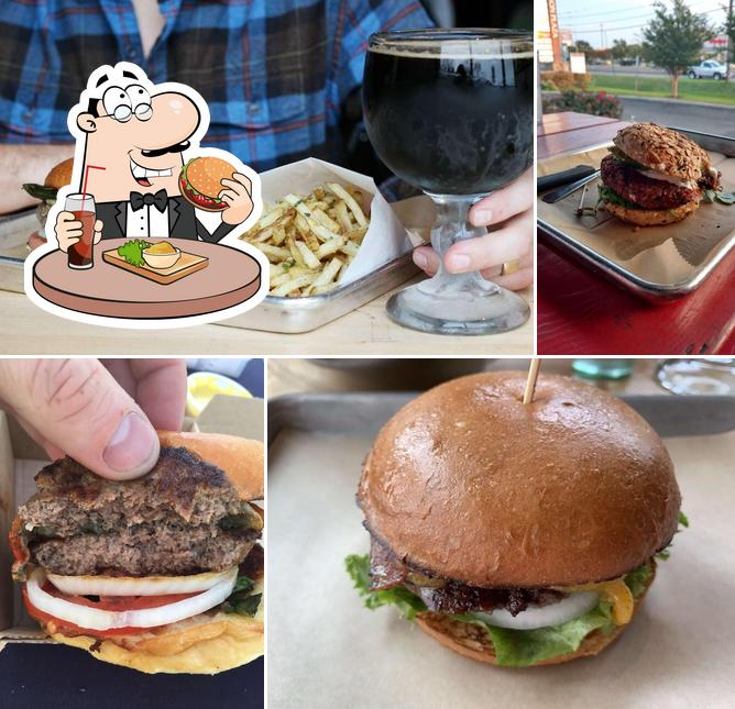 Las hamburguesas de Hopdoddy Burger Bar gustan a una gran variedad de paladares