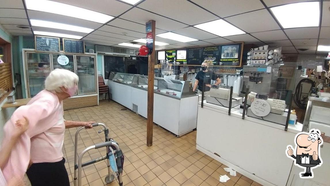 Mrs. Walker's Ice Cream Parlor in Toms River Restaurant reviews