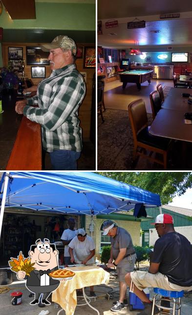 Blue Dolphin Lounge in League City - Restaurant reviews