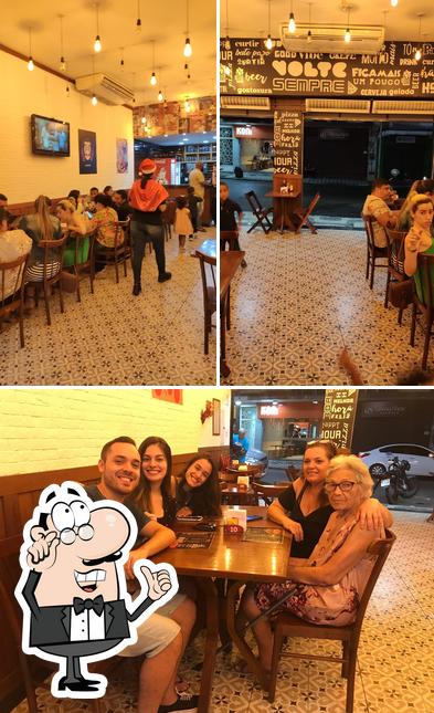 O interior do Pizza Club Artesanal