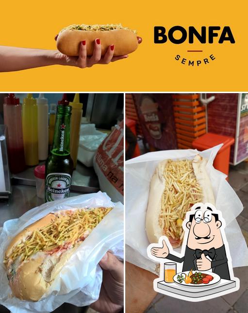 Comida em Cachorro do Bonfa - Redenção