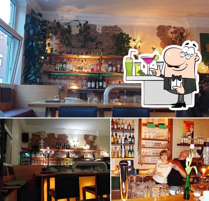 Vérifiez la photo indiquant la comptoir de bar et vin concernant Lilie - Bremen