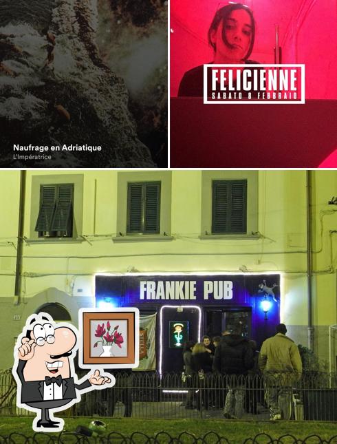 La foto della interni e esterno di FRANKIE PUB