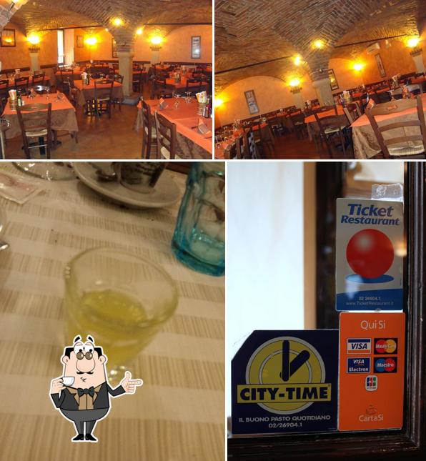 Goditi un drink a Ristorante Pizzeria "Il Baffo"