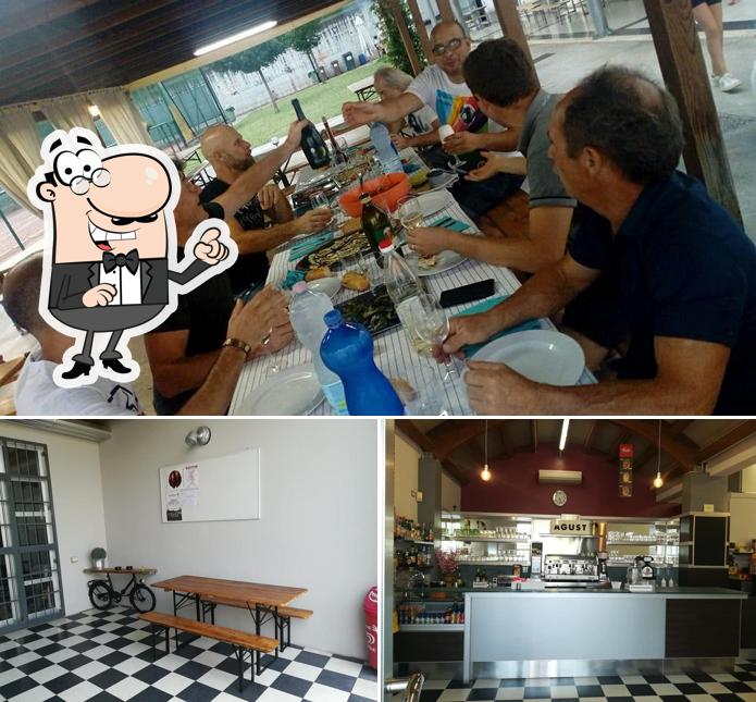 Bar Bocciodromo si caratterizza per la interni e tavolo da pranzo