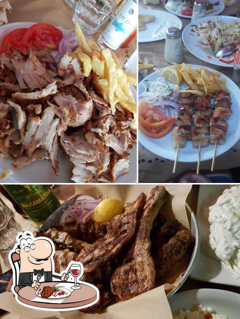 Попробуйте блюда из мяса в "Σουβλάκι «Βλάχος»"