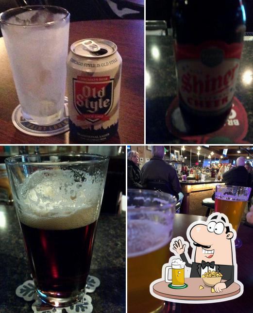 Damon's Sports Bar & Grill in Waterloo Restaurant menu and reviews