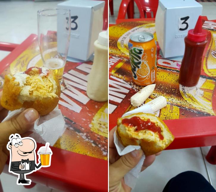 Desfrute de uma bebida no Hot Dog Dá Lu