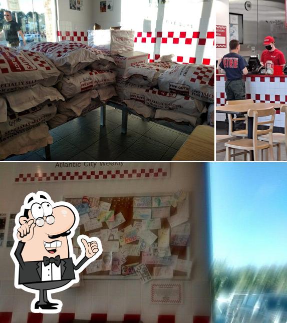 El interior de Five Guys