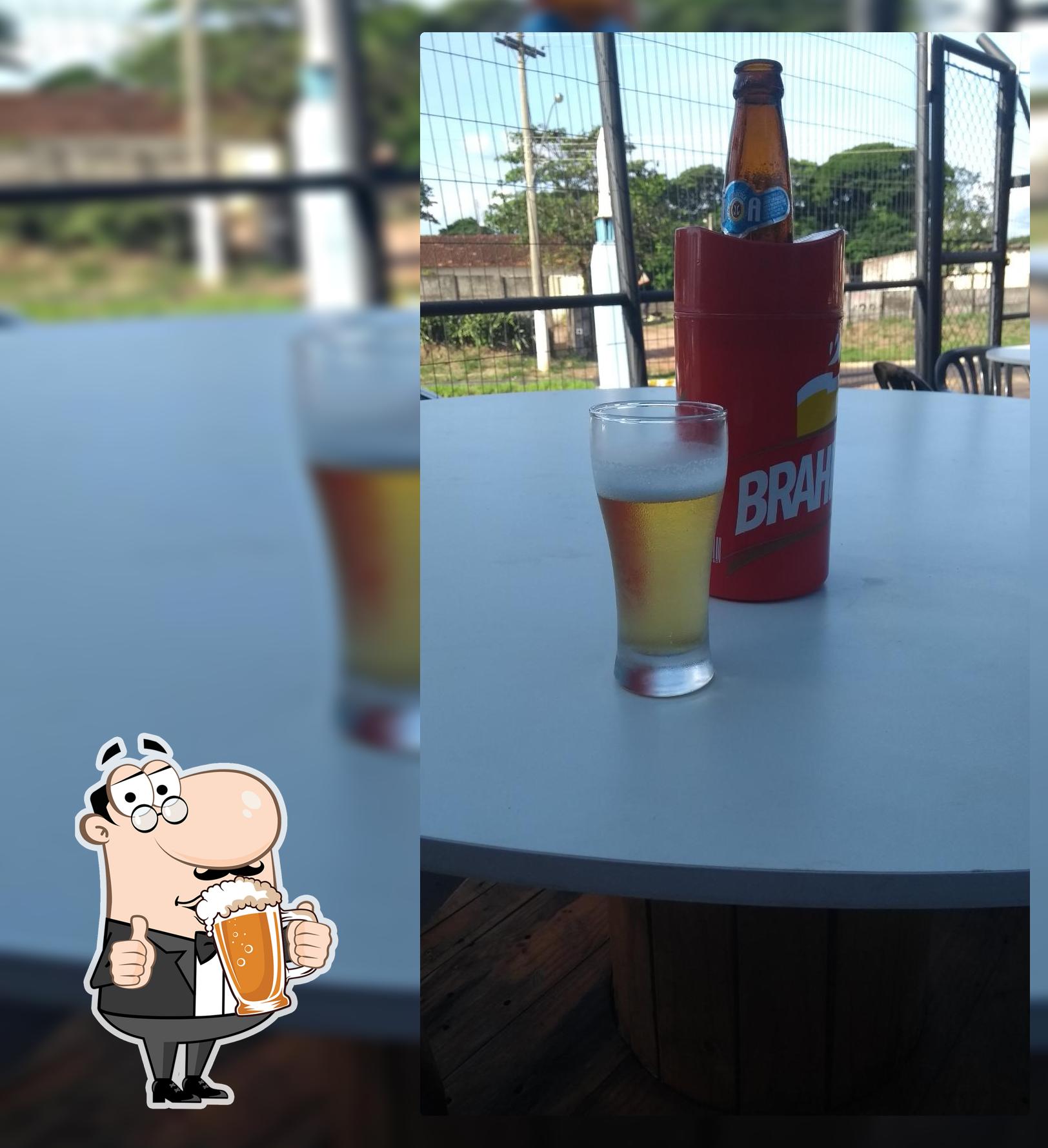 Peça um copo de cerveja leve ou escura