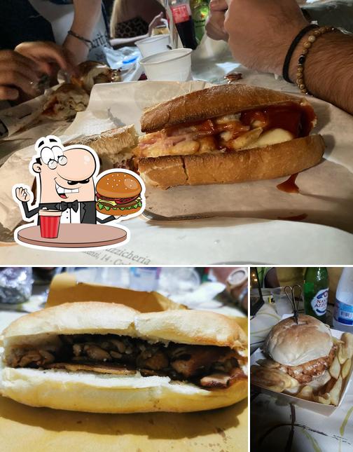 Ordina un hamburger a La Baita del Re